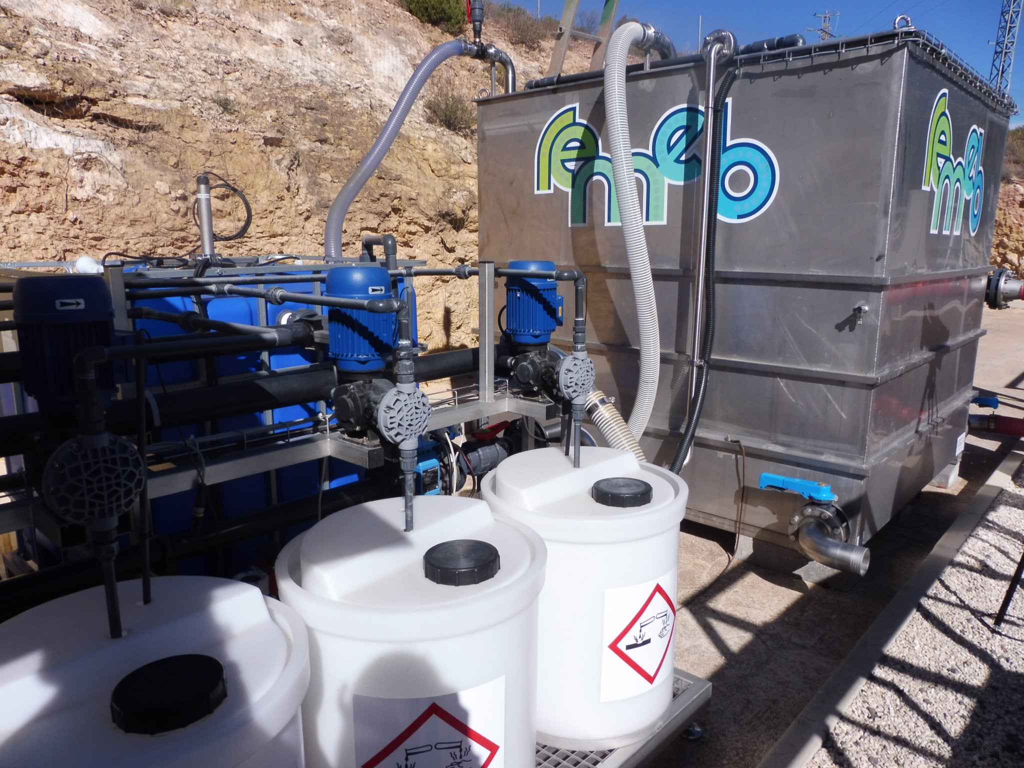 Jornada informativa sobre Tecnologías sostenibles para el tratamiento y la reutilización de aguas Jornada informativa sobre Tecnologías sostenibles para el tratamiento y la reutilización de aguas