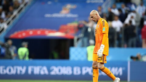 Willy Caballero, cabizbajo en un partido de la selecci&oacute;n argentina