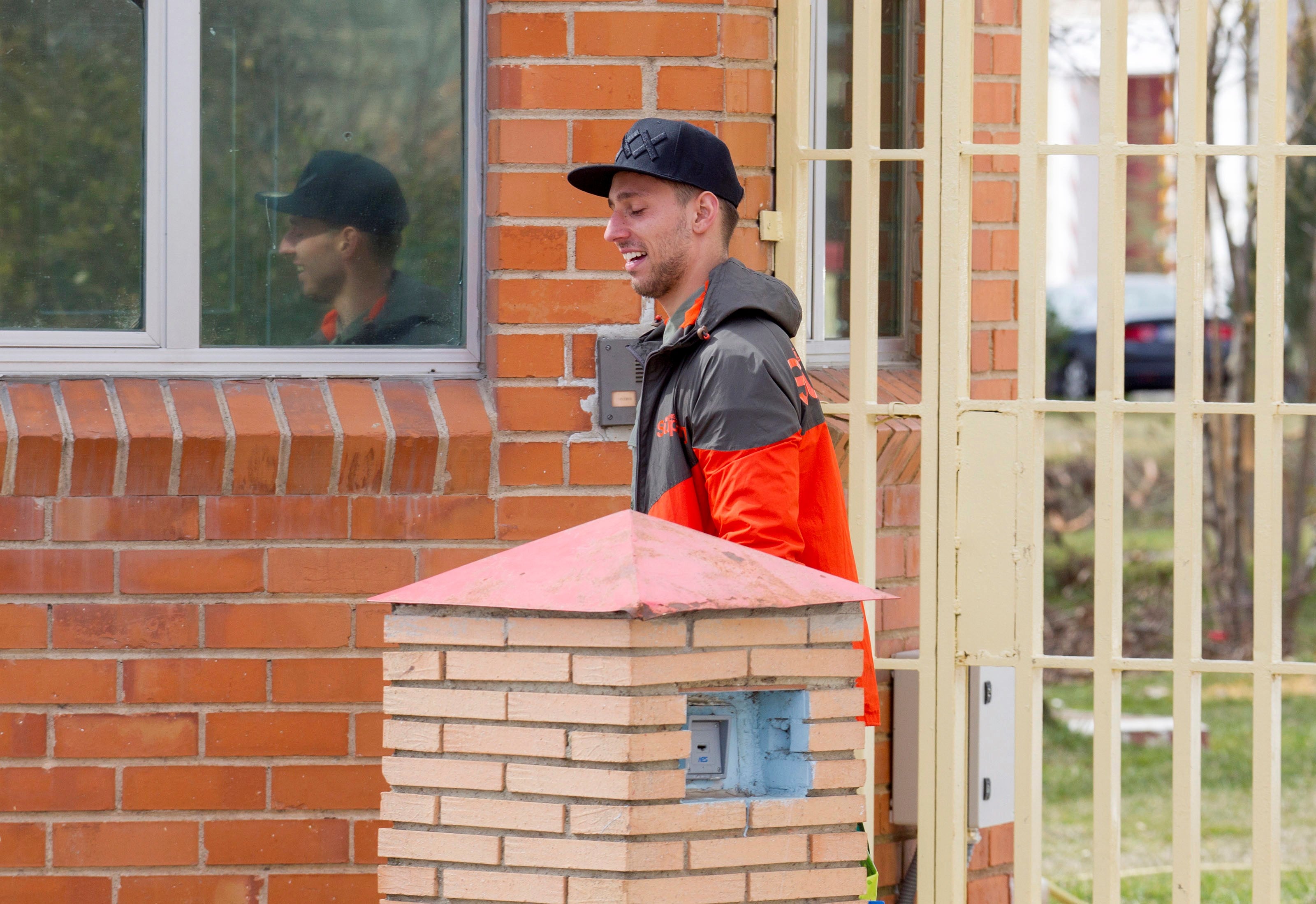 Un juzgado soriano obliga al Almazán a readmitir al exfutbolista de la Arandina Víctor Rodríguez Un juzgado soriano obliga al Almazán a readmitir al exfutbolista de la Arandina Víctor Rodríguez
