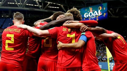 B&eacute;lgica celebra el primer gol ante Brasil