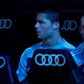 Cristiano Ronaldo e Higuaín, en el banquillo del Real Madrid