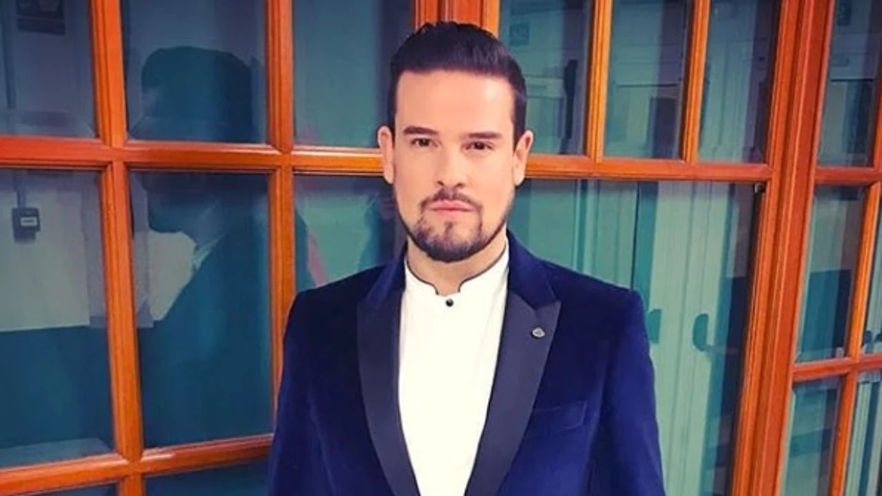 El cantante Raúl