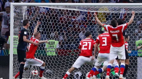 Los jugadores de Rusia celebran un gol ante Croacia
