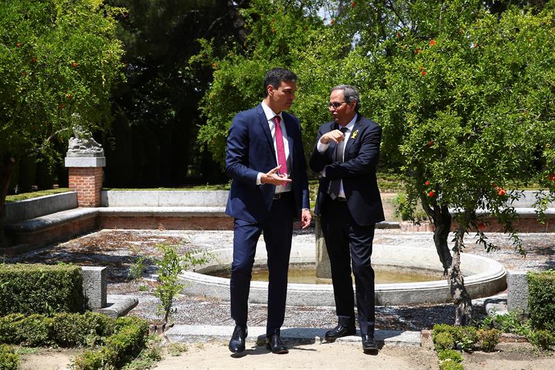 Torra, a Sánchez, sobre recurrir al TC la moción del 9N: "Empezamos mal presidente" Torra, a Sánchez, sobre recurrir al TC la moción del 9N: "Empezamos mal presidente"