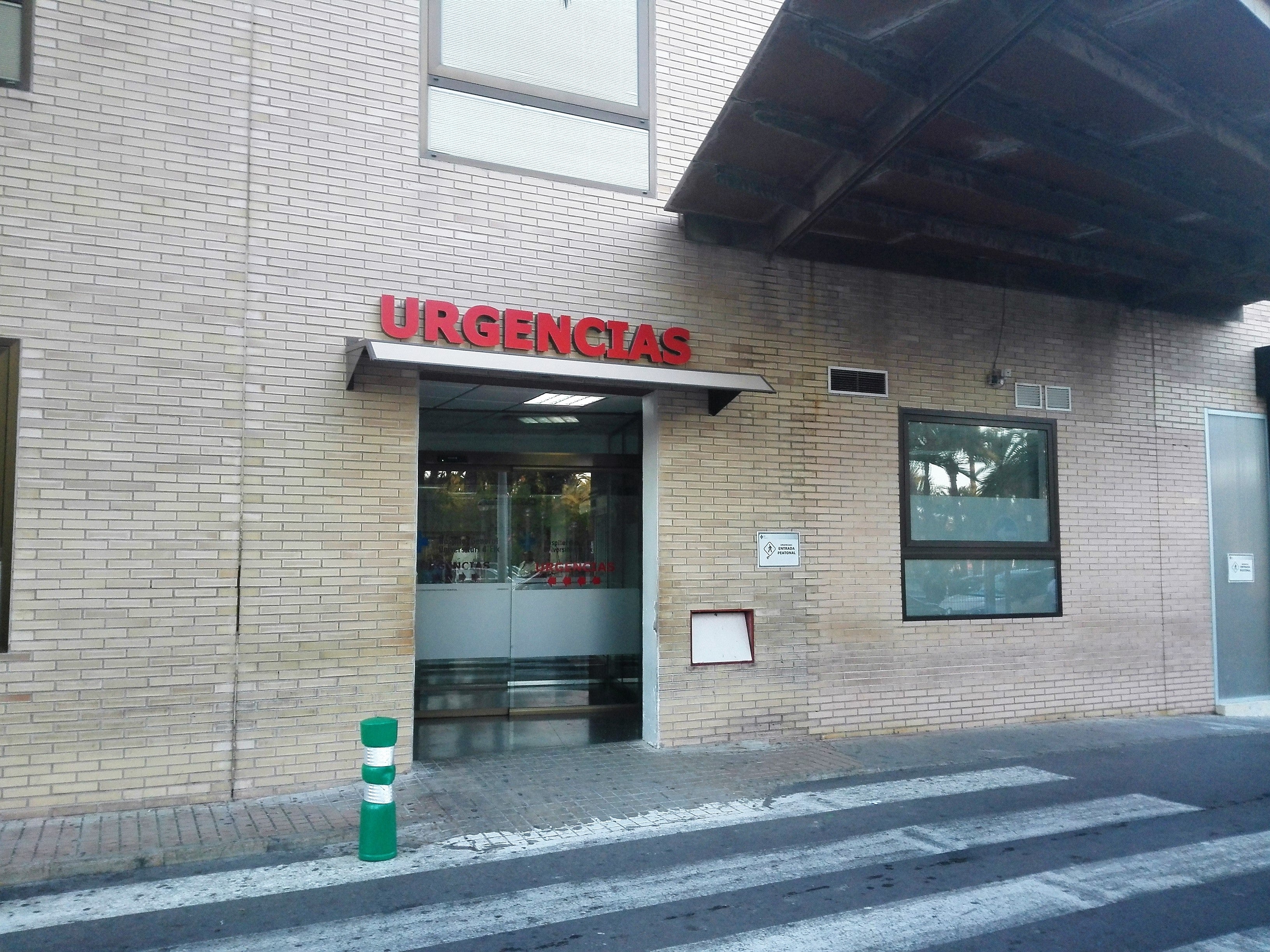 Un incendio deja en Elche cinco personas trasladadas al hospital por inhalación de humo Un incendio deja en Elche cinco personas trasladadas al hospital por inhalación de humo