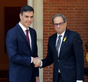 laSexta Noticias 14:00 (09-07-18) Pedro Sánchez y Quim Torra finalizan dos horas y media de una reunión marcada por los gestos de coordialidad laSexta Noticias 14:00 (09-07-18) Pedro Sánchez y Quim Torra finalizan dos horas y media de una reunión marcada por los gestos de coordialidad