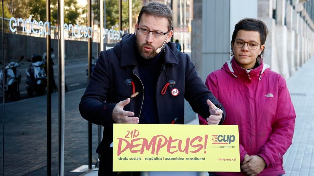 La CUP considera la expresión "bajarse los pantalones" LGTBfóbica La CUP considera la expresión "bajarse los pantalones" LGTBfóbica
