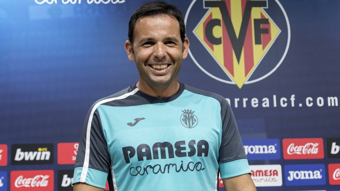 Javi Calleja: "Si Cazorla sigue entrenando así podremos contar con él durante la temporada" Javi Calleja: "Si Cazorla sigue entrenando así podremos contar con él durante la temporada"