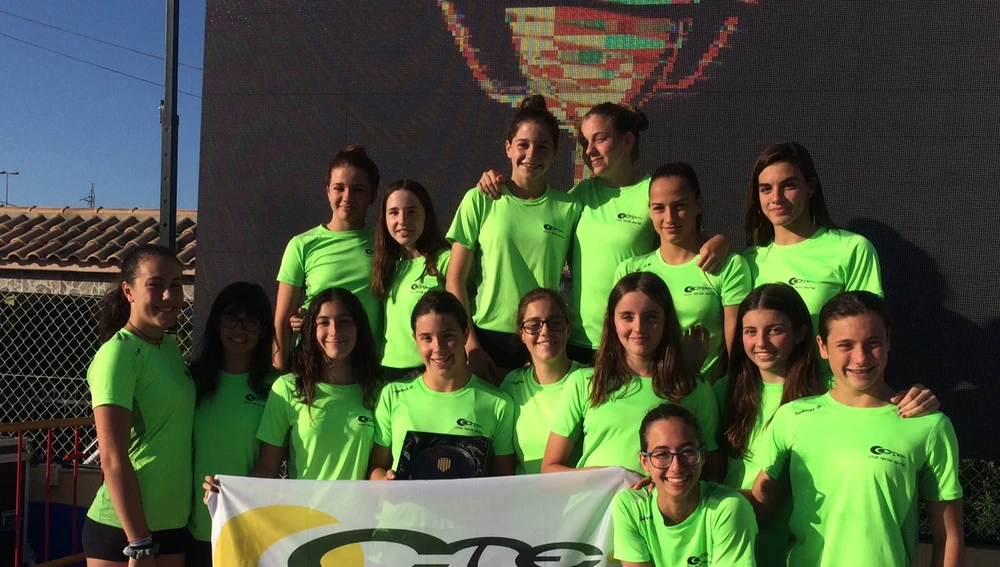 El equipo infantil femenino del CN Tenis Elche, campeón autonómico 2018.