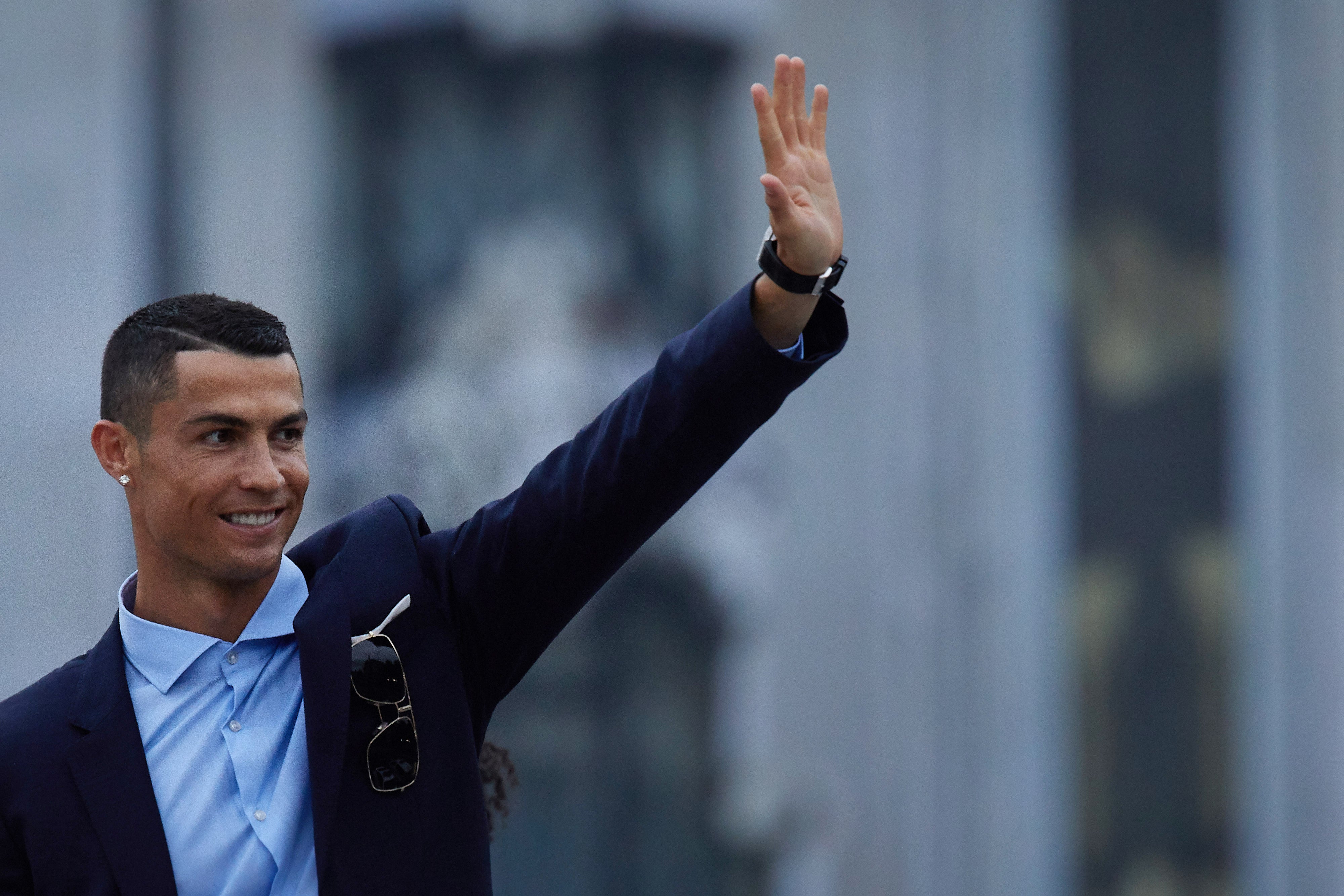 Las preguntas de Amón: "¿Dejará de ser mejor el mundo ahora que Cristiano se ha ido del Madrid?" Las preguntas de Amón: "¿Dejará de ser mejor el mundo ahora que Cristiano se ha ido del Madrid?"
