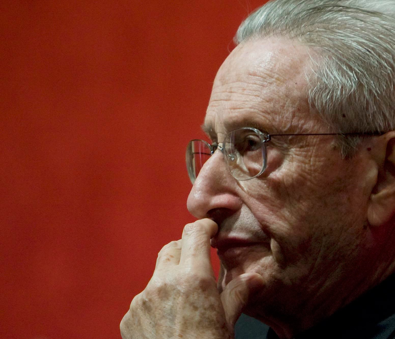 Rubén Amón indulta a monseñor Setién: "Reconozcámosle sus aportaciones al lenguaje, de tal forma que un etarra era un revolucionario" Rubén Amón indulta a monseñor Setién: "Reconozcámosle sus aportaciones al lenguaje, de tal forma que un etarra era un revolucionario"