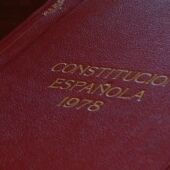 El Gobierno encarga a la RAE un estudio para adecuar la Constitución a un lenguaje no sexista