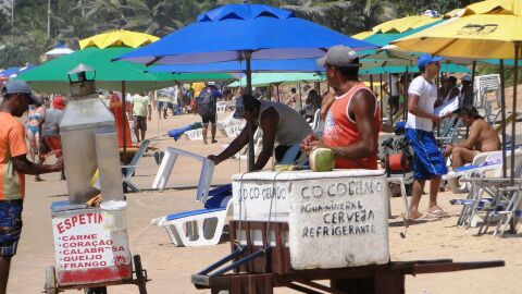 Venta ambulante en la playa