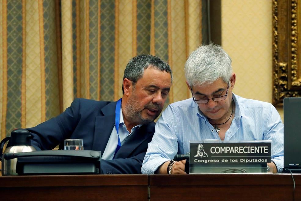 Condenados el maquinista del Alvia y el exidrector de seguridad de Adif a dos años y medio de prisión Condenados el maquinista del Alvia y el exidrector de seguridad de Adif a dos años y medio de prisión