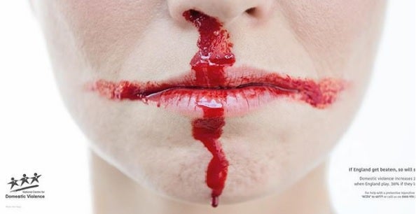 Asociación feminista denuncia la puesta en libertad del detenido por una violación en Cáceres por ser "un peligro para las mujeres" Asociación feminista denuncia la puesta en libertad del detenido por una violación en Cáceres por ser "un peligro para las mujeres"