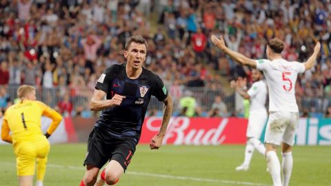 Mandzukic celebra el tanto en la pr&oacute;rroga ante Inglaterra