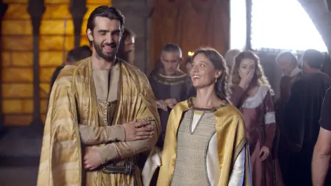 Michelle Jenner y Aitor Luna, pura química en el rodaje de ‘La Catedral del Mar’ Michelle Jenner y Aitor Luna, pura química en el rodaje de ‘La Catedral del Mar’
