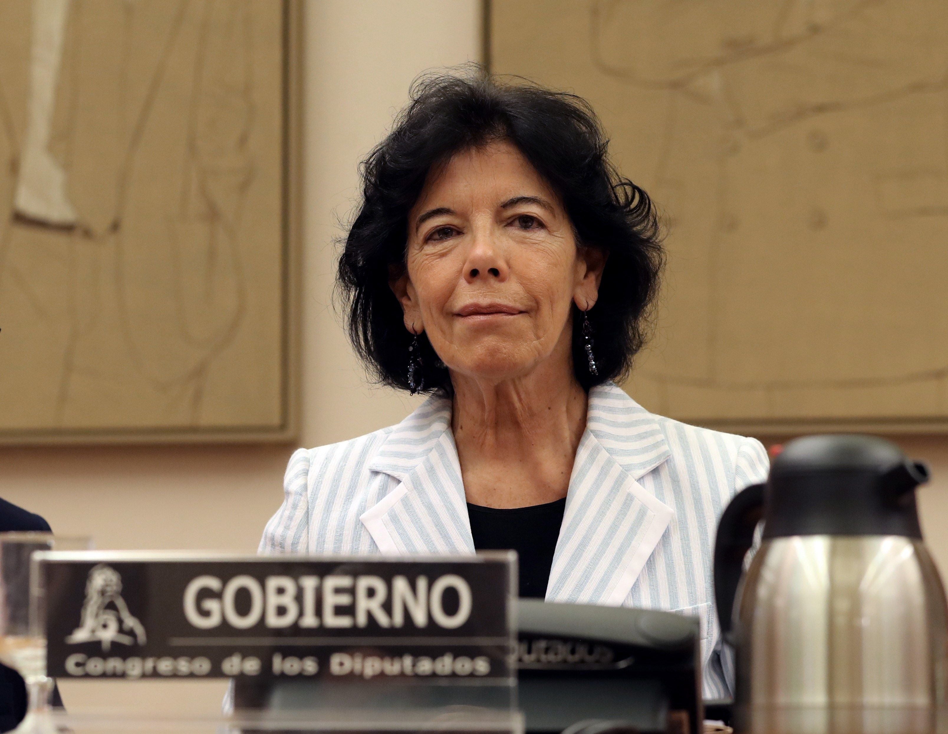 El Gobierno anuncia la derogación "urgente" de artículos de la LOMCE y que la religión no contará para la nota media El Gobierno anuncia la derogación "urgente" de artículos de la LOMCE y que la religión no contará para la nota media