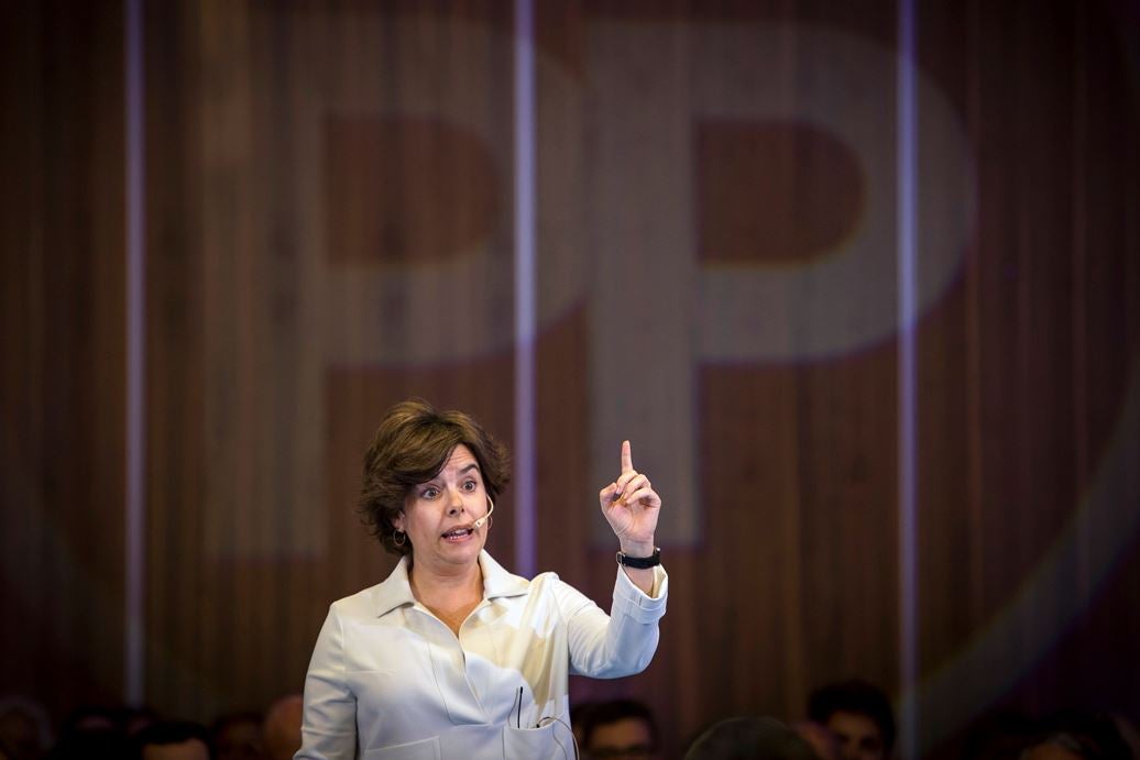 Casado reprocha a Santamaría que utilice "ser mujer" en su campaña Casado reprocha a Santamaría que utilice "ser mujer" en su campaña