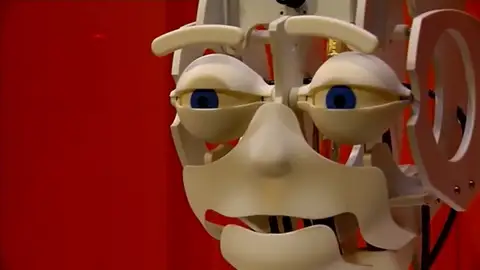 Interactuar con robots o plantas es posible gracias a la exposición "¡Robots! Los humanos y las máquinas" Interactuar con robots o plantas es posible gracias a la exposición "¡Robots! Los humanos y las máquinas"