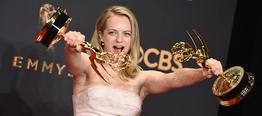 Elisabeth Moss en la pasada edición de los Emmy Elisabeth Moss en la pasada edición de los Emmy