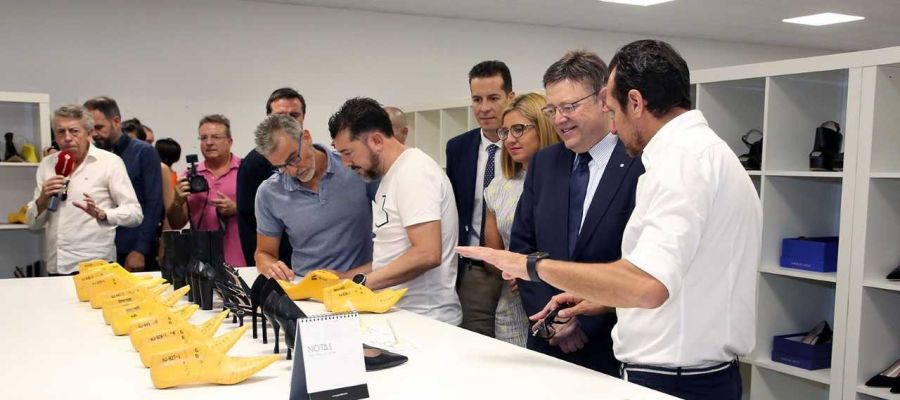 Ximo Puig, presidente de la Generalitat, en una empresa de calzado de Petrer Ximo Puig, presidente de la Generalitat, en una empresa de calzado de Petrer