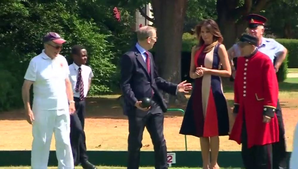 Melania Trump juega a la petanca con el marido de Theresa May
