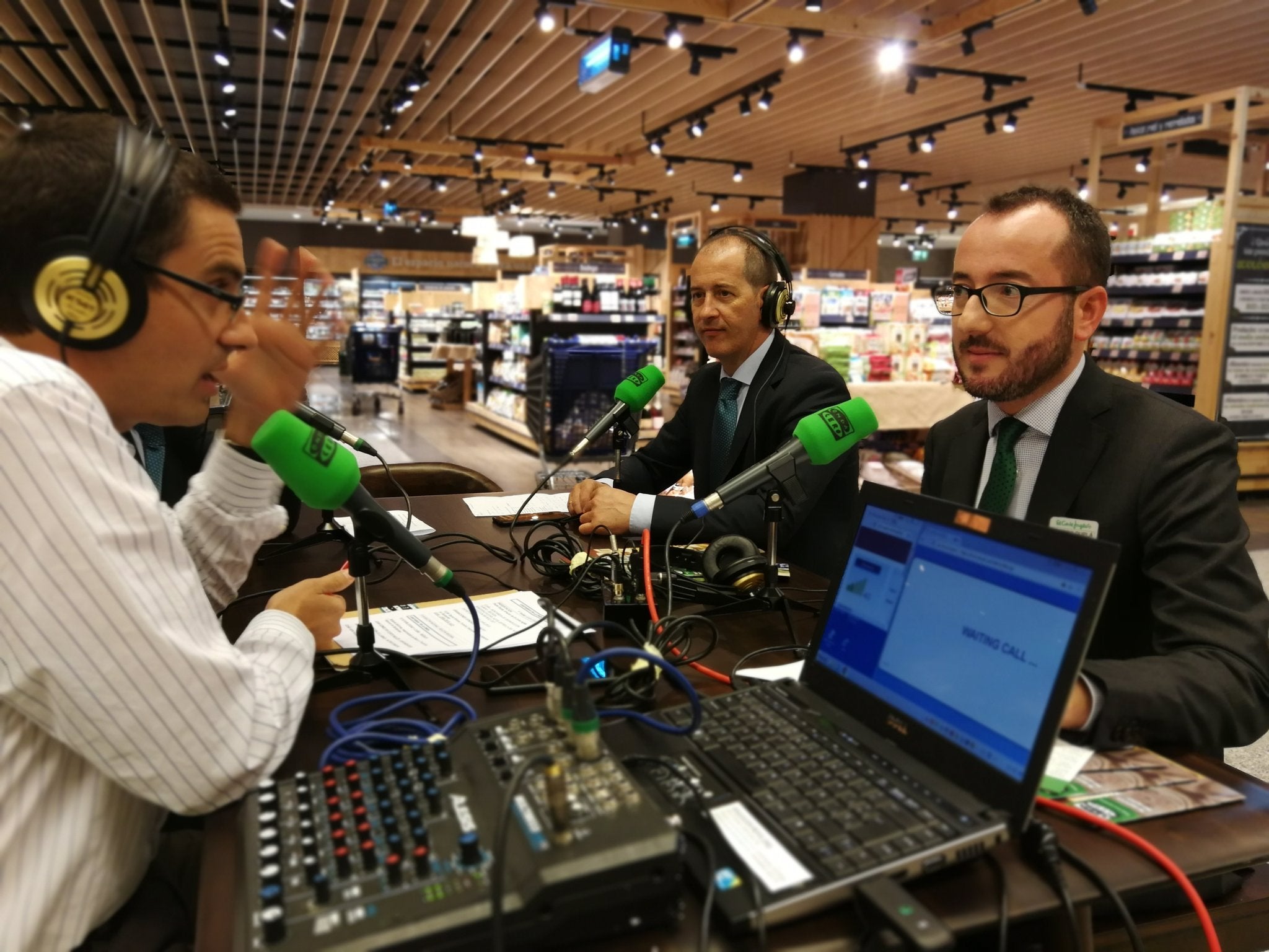 Cantabria en la Onda 12/07/2018 desde El Corte Inglés Cantabria en la Onda 12/07/2018 desde El Corte Inglés