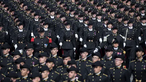 Militares en el desfile del Día Nacional de Francia Militares en el desfile del Día Nacional de Francia