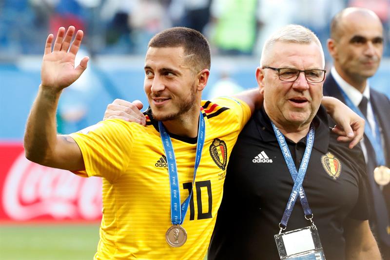 Eden Hazard lanza un aviso: "Después de seis años en el Chelsea, puede que sea hora de cambiar" Eden Hazard lanza un aviso: "Después de seis años en el Chelsea, puede que sea hora de cambiar"