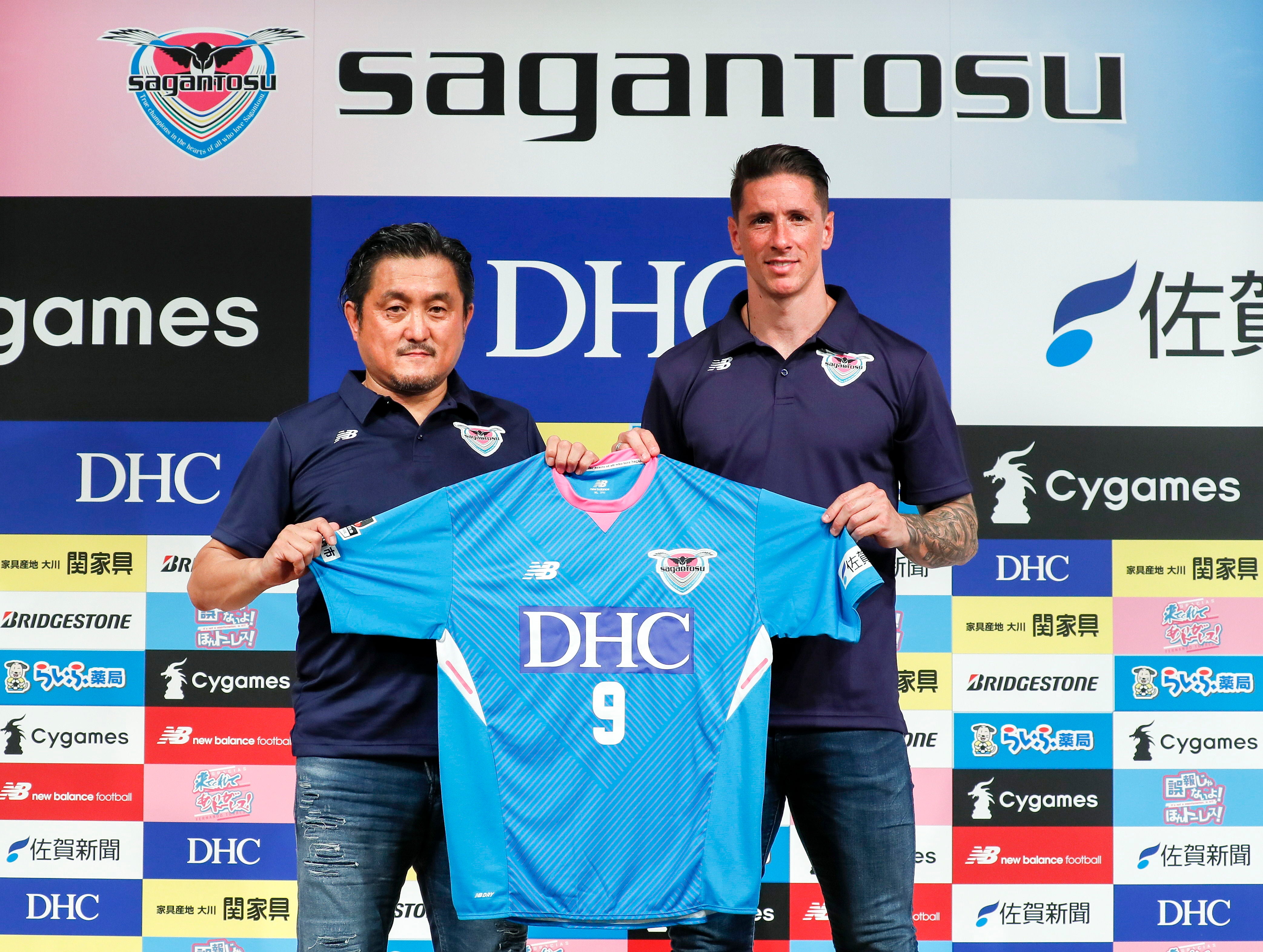 Fernando Torres, presentado con el Sagan Tosu nipón: "Estoy deseando jugar contra Iniesta en Japón" Fernando Torres, presentado con el Sagan Tosu nipón: "Estoy deseando jugar contra Iniesta en Japón"