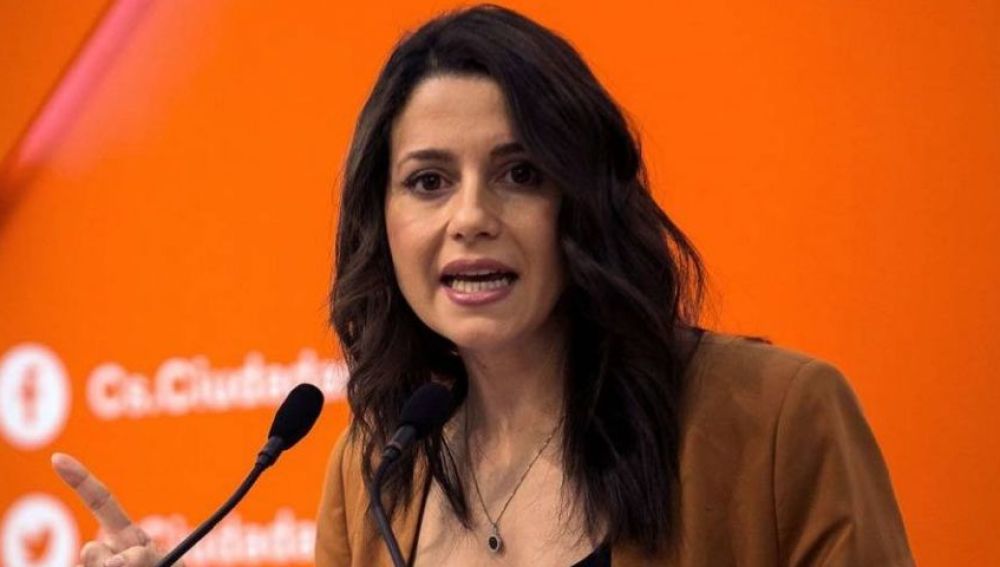 Inés Arrimadas defiende la posible candidatura de Manuel Valls