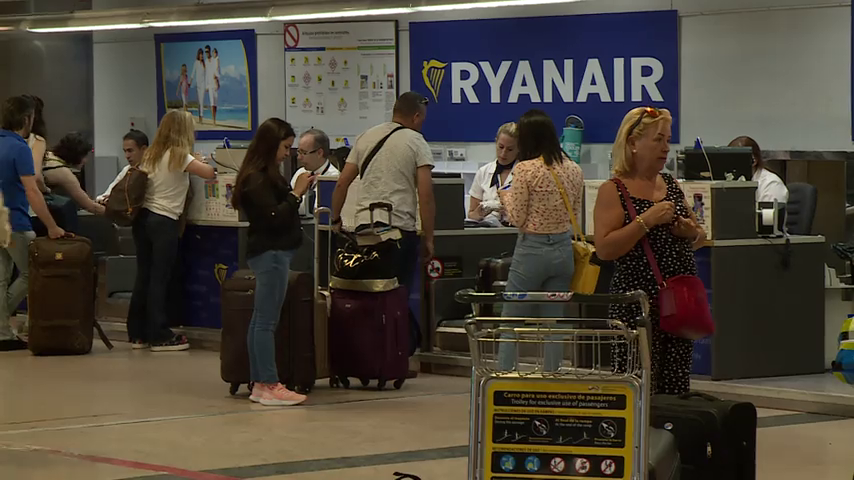 Rubén Amón indulta a Ryanair: "El sadomasoquismo es una de las razones de su éxito" Rubén Amón indulta a Ryanair: "El sadomasoquismo es una de las razones de su éxito"