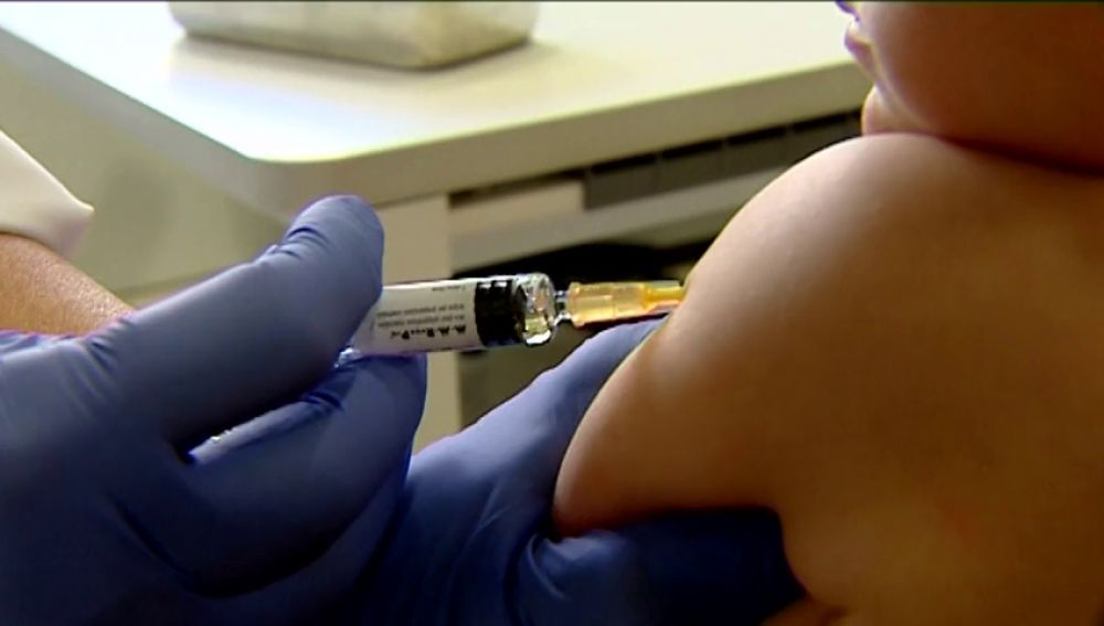  Los menores de un año que viajen a países de la Unión Europea deberán ser vacunados contra el sarampión tras un nuevo brote 