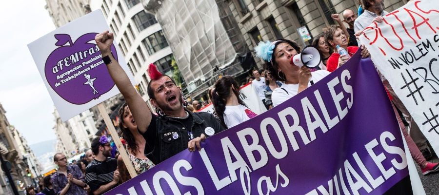 Imagen de archivo de una manifestación de colectivos feministas y de trabajadoras sexuales en Barcelona. Imagen de archivo de una manifestación de colectivos feministas y de trabajadoras sexuales en Barcelona.