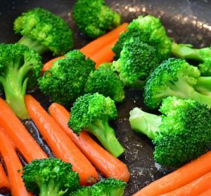 Tener una alimentación rica en frutas y verduras reduce el riesgo de cáncer de mama Tener una alimentación rica en frutas y verduras reduce el riesgo de cáncer de mama