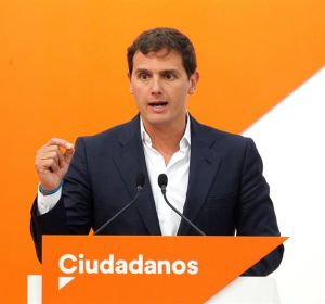 Albert Rivera en rueda de prensa Albert Rivera en rueda de prensa