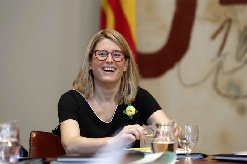 El Govern defiende la actuación de los Mossos con los lazos amarillos y critica a la Fiscalía El Govern defiende la actuación de los Mossos con los lazos amarillos y critica a la Fiscalía