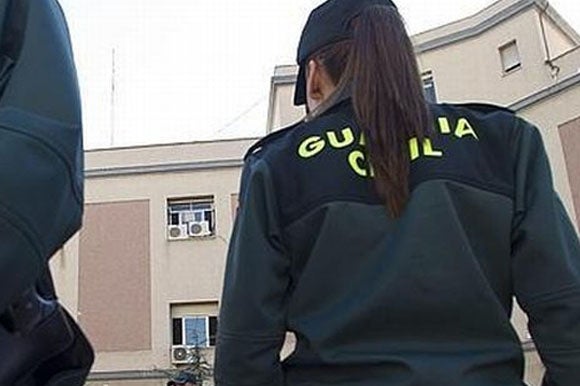 Detenidos por amenazar con una motosierra a un empresario para cobrar 200 euros Detenidos por amenazar con una motosierra a un empresario para cobrar 200 euros