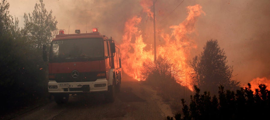 Camión de Bomberos en los incendios de Grecia Camión de Bomberos en los incendios de Grecia