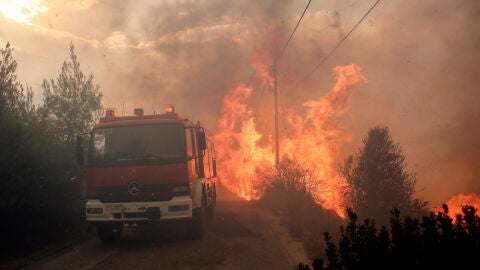 Cami&oacute;n de Bomberos en los incendios de Grecia