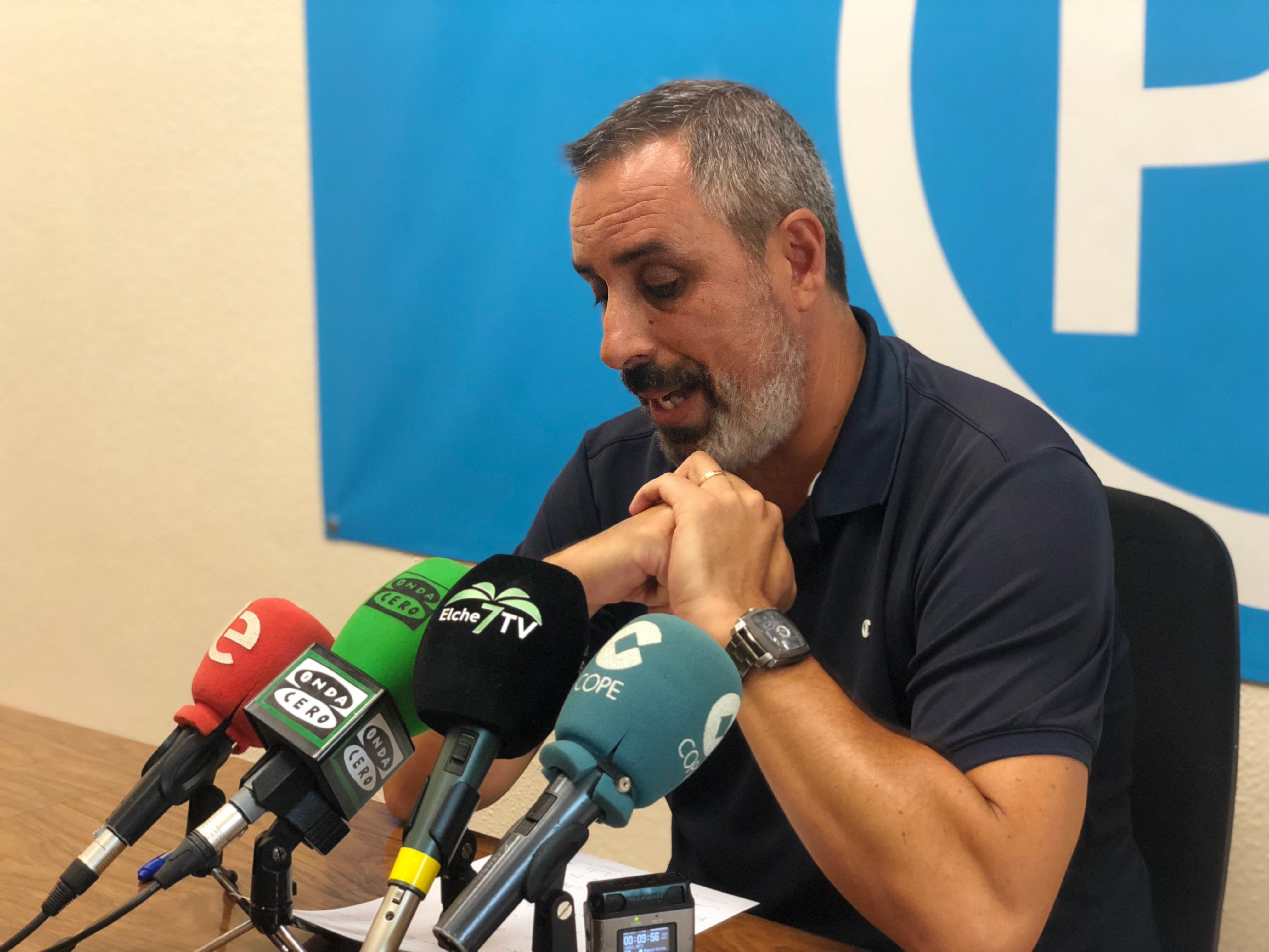 El Grupo Popular de Elche pide la inclusión del mantenimiento de zonas verdes en el contrato de servicios de limpieza El Grupo Popular de Elche pide la inclusión del mantenimiento de zonas verdes en el contrato de servicios de limpieza