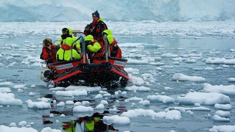 Aventura en la Ant&aacute;rtida a bordo de un barco de exploraci&oacute;n 