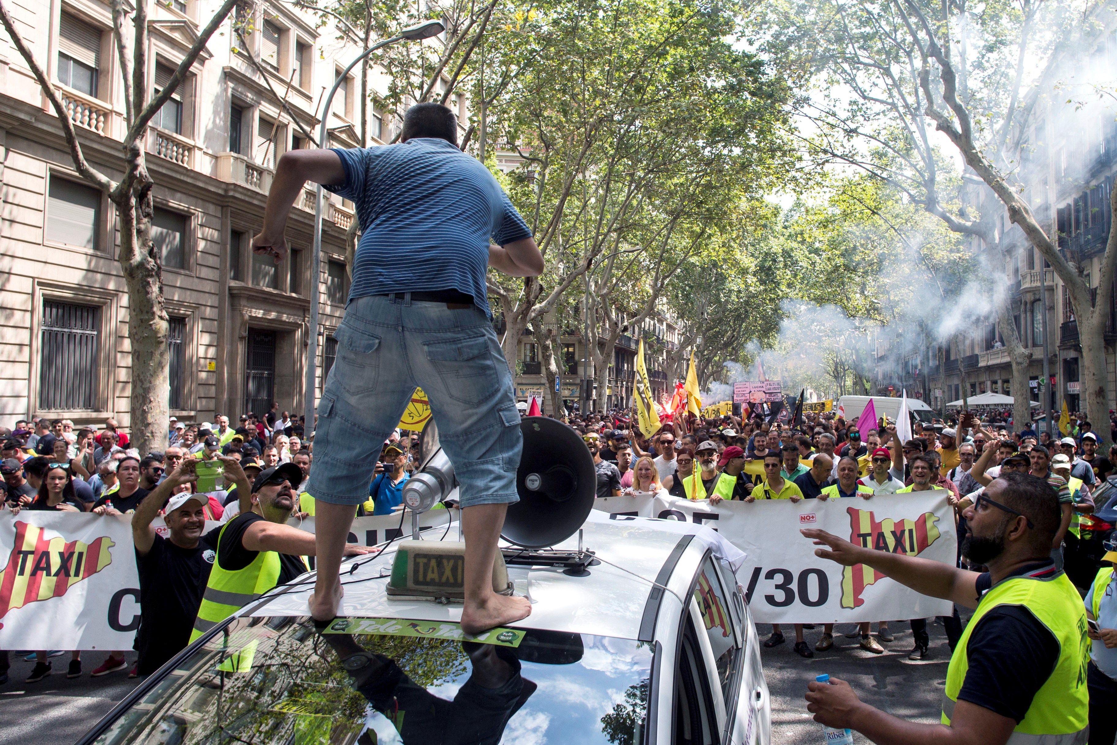 Barcelona afronta su segundo día de huelga de taxis con una llamada a la calma del sector Barcelona afronta su segundo día de huelga de taxis con una llamada a la calma del sector