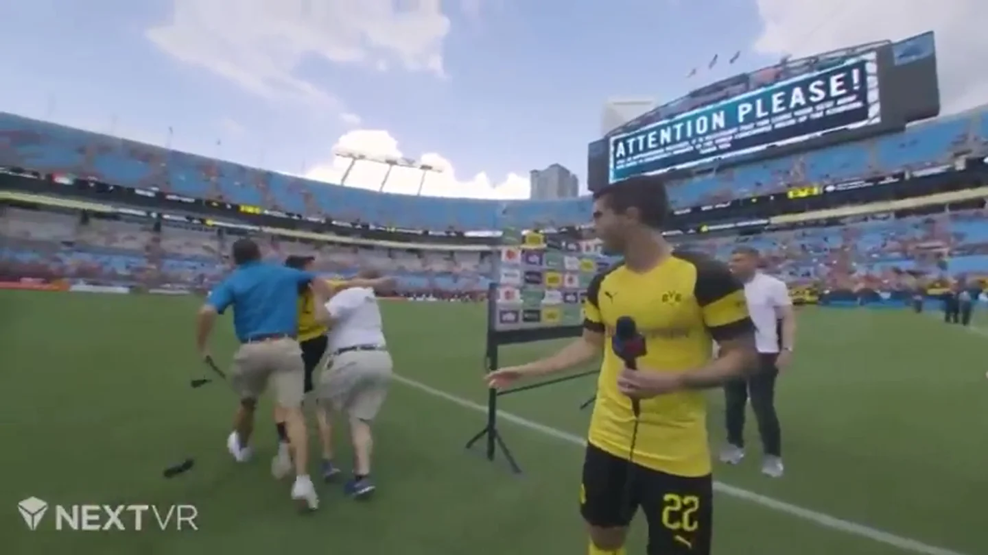 Pulisic, jugador del Dortmund, se encaró con un miembro de seguridad por un niño Pulisic, jugador del Dortmund, se encaró con un miembro de seguridad por un niño