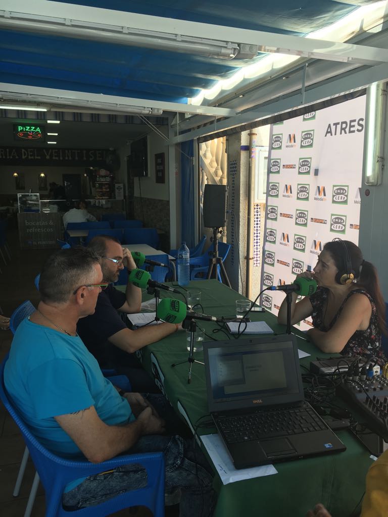 "Hace falta un plan de revitalización y que los políticos se pongan el mono y trabajen" "Hace falta un plan de revitalización y que los políticos se pongan el mono y trabajen"