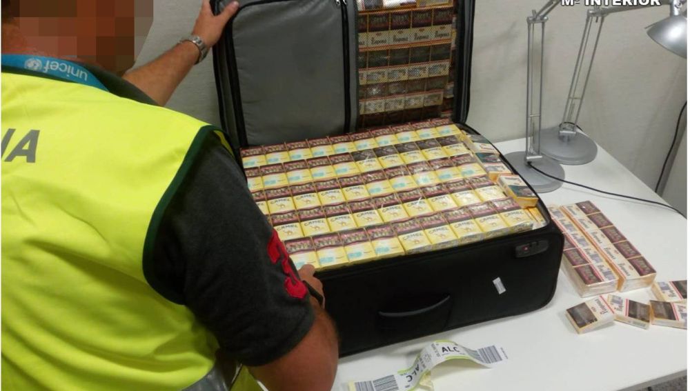Más de 5.000 cajetillas de tabaco incautadas en el aeropuerto de Alicante-Elche
