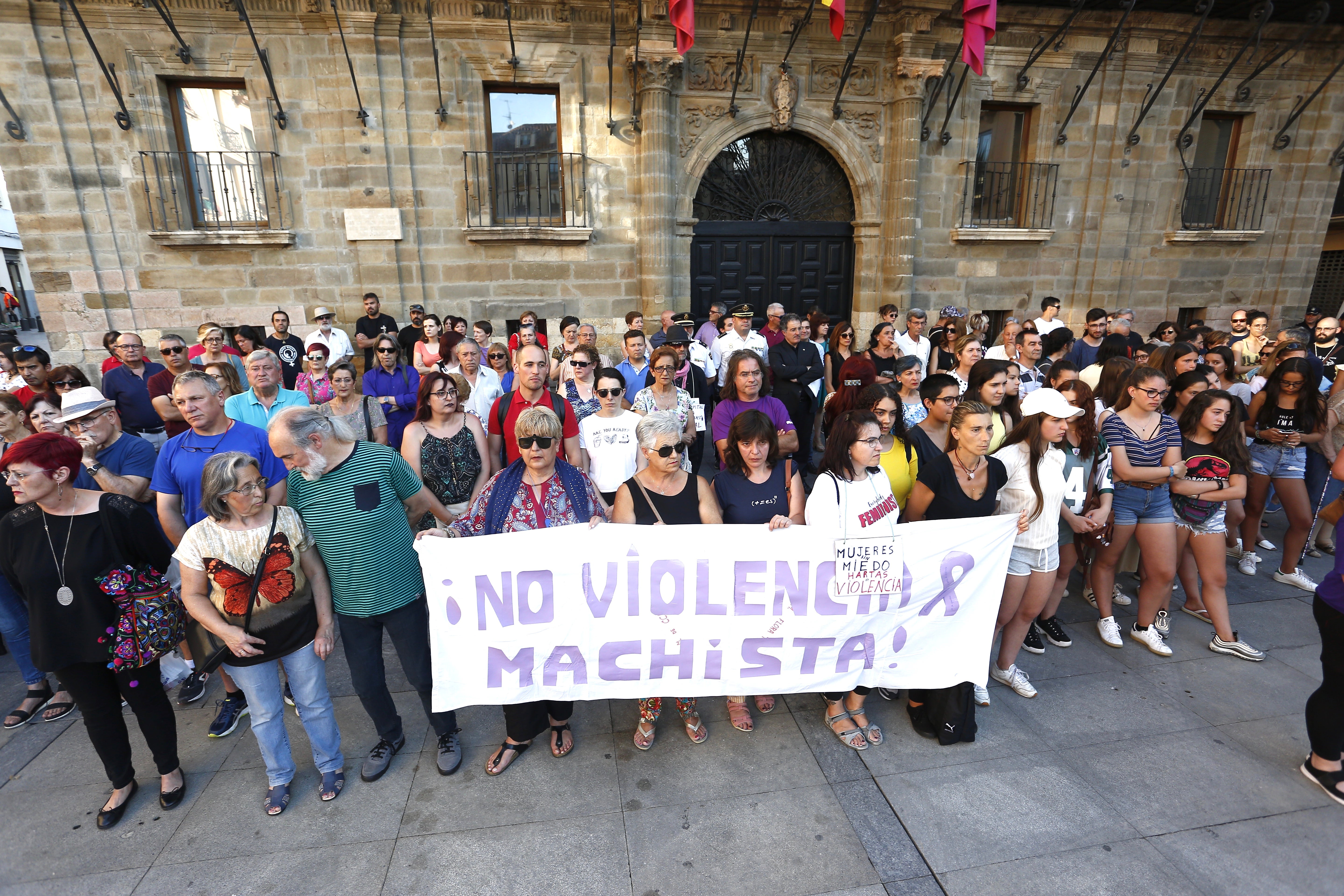 Hoy será enterrada María Isabel, última víctima de la violencia machista Hoy será enterrada María Isabel, última víctima de la violencia machista