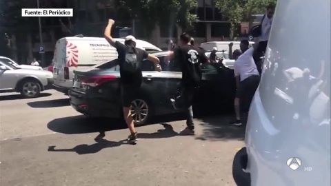 Noticias 2 Antena 3 (25-07-18) Graves enfrentamientos en la huelga de taxistas