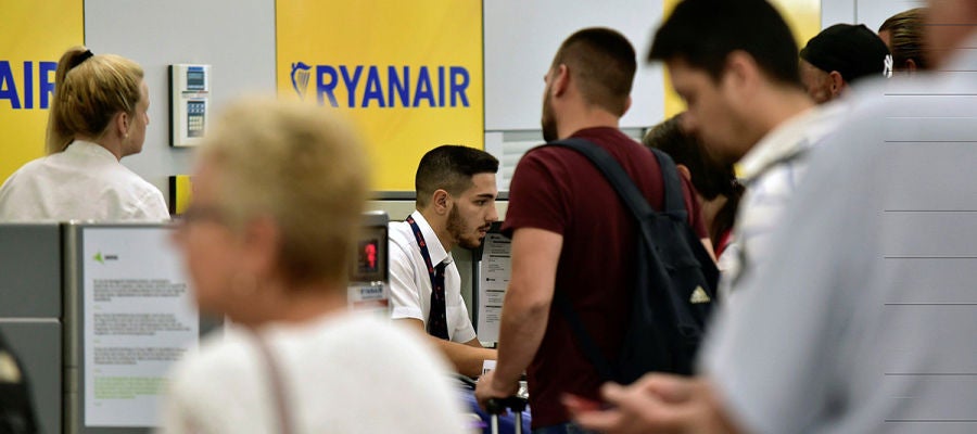 Mostradores de facturación de Ryanair Mostradores de facturación de Ryanair